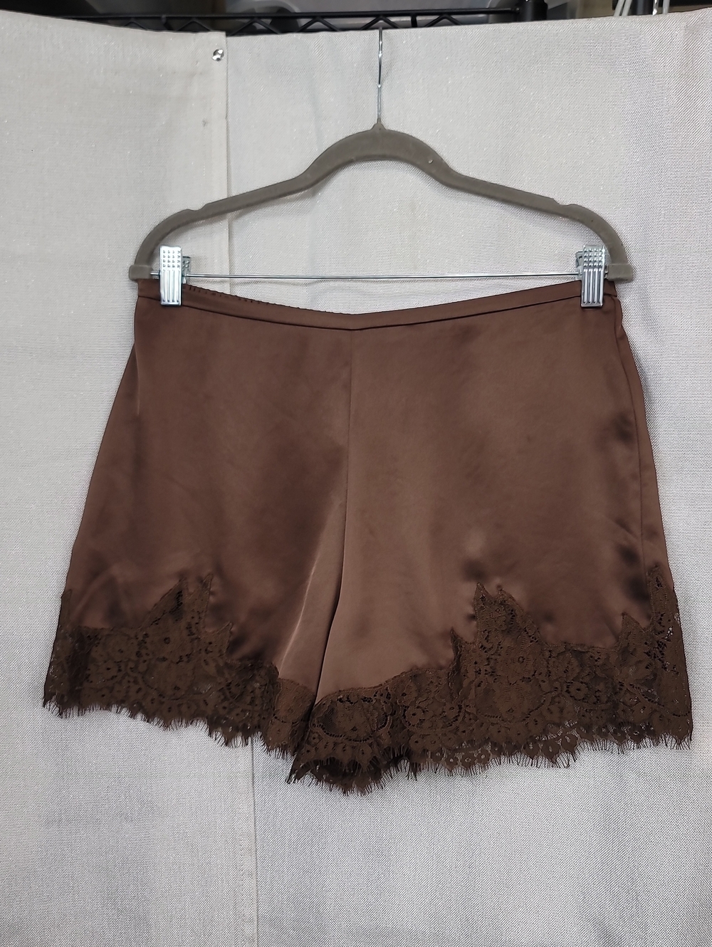Reformation Fern Satin Lace Shorts Size Large - Picture 2 of 9